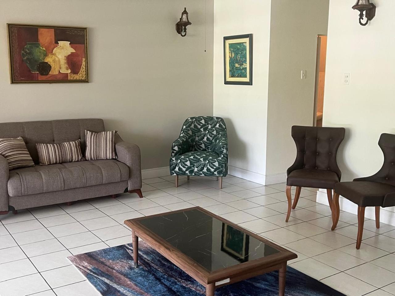 Maraval Townhouse - Haleland Park Sleeps 5 La Finette 외부 사진